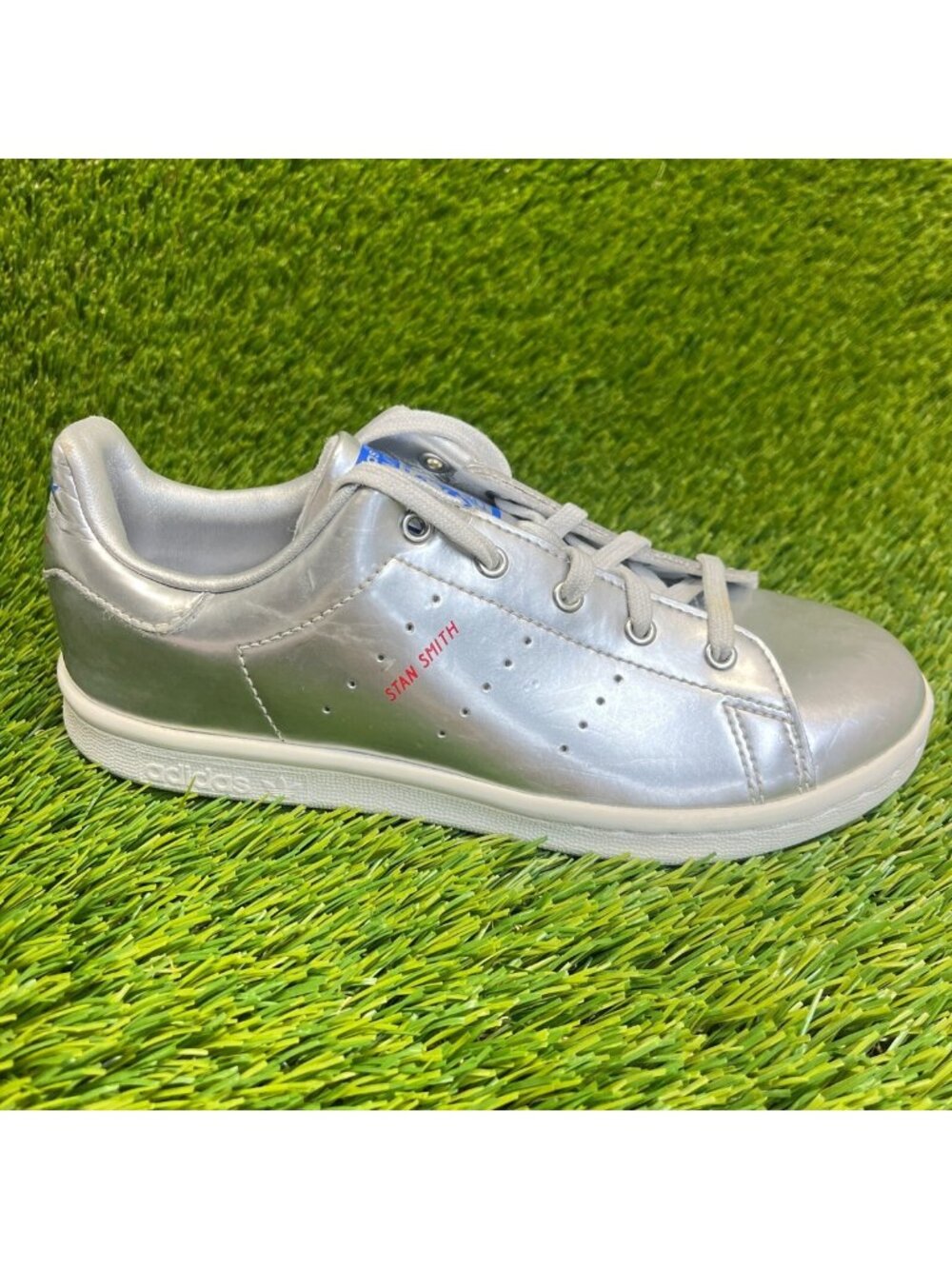 Adidas Stan‎ Smith Boys Size 2.5Y Silver White Athletic Leather Shoes Sneakers